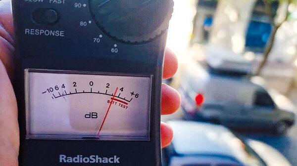 Cháke a ruidosos: Dueño de karaoke ligó condena por polución sonora