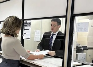 Abogada pide amparo constitucional para desbloquear redes de parlamentarios