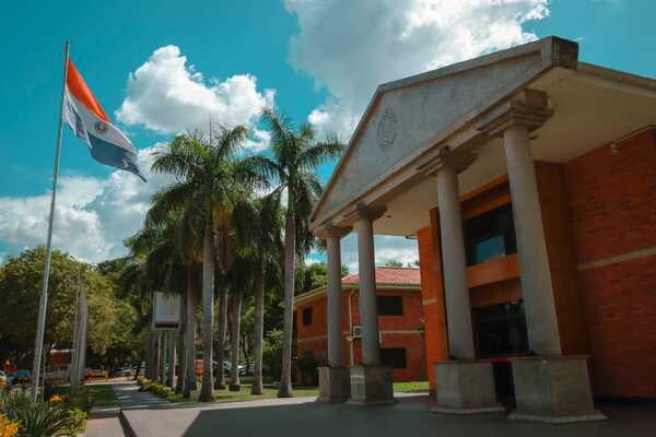 Estudiantes levantan medidas de protesta en la UNA tras compromiso de las autoridades - El Trueno