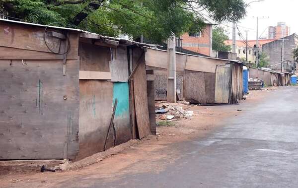 Asunción: denuncian ocupación de calles y veredas pese a que no hay crecida del río - Nacionales - ABC Color