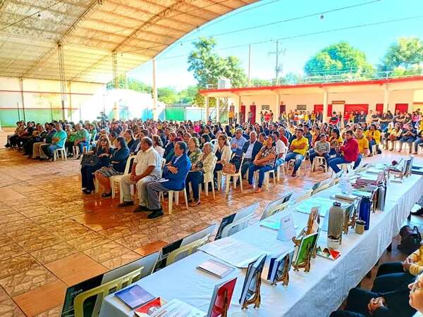 Escritores caazapeños se reunieron en San Juan Nepomuceno - Nacionales - ABC Color