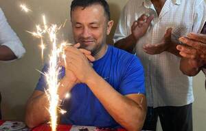 ¡Cumple 51 años, pero cada vez se ve más péndex! ¡¿Cómo hace?!