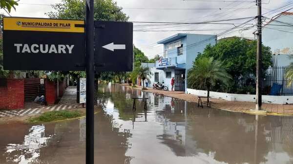 Lluvia torrencial inundó varios barrios - Nacionales - ABC Color