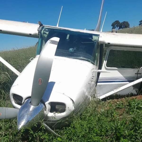 Fiscalía tiene dudas sobre hora de caída de avioneta boliviana en Caazapá - Policiales - ABC Color