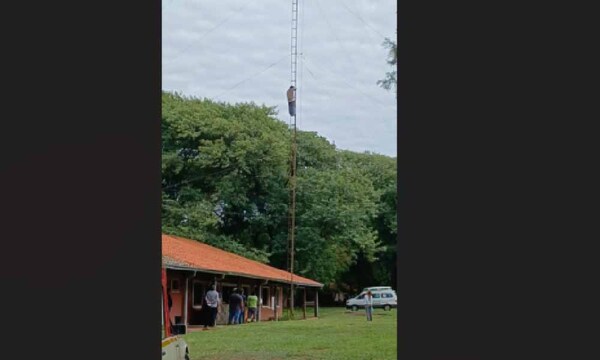 Amenazó con lanzarse de una antena por ayuda para sus mascotas enfermas en Asunción – Prensa 5