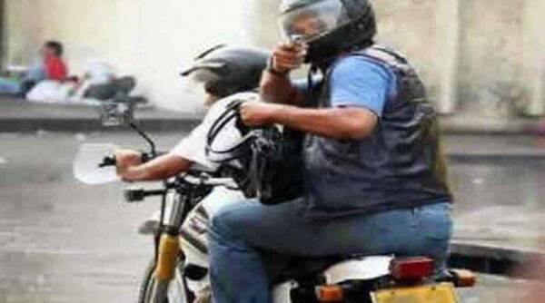 Se llevaron dineral: motochorros pelaron a estudiante camino a la facu