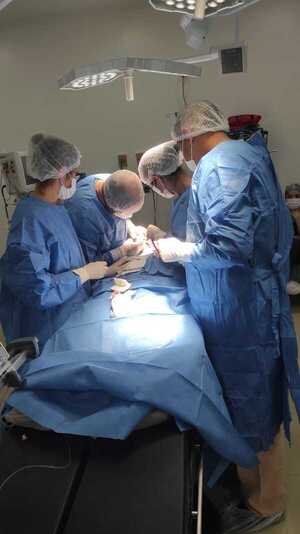Odontólogos realizan cirugías para pacientes con discapacidad