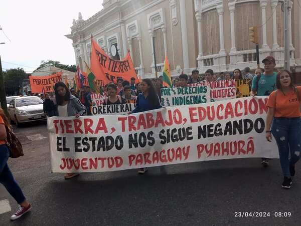 En marcha, jóvenes del Partido Paraguay Pyahurã reclaman que hasta hoy siguen “mendigando” derechos que deberían tener - Política - ABC Color