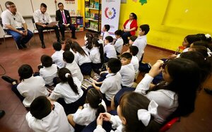 Peña anuncia distribución de 24.000 libros en el sector educativo - ADN Digital
