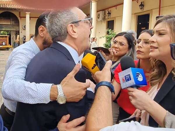 Presentan denuncia penal contra diputado Yamil Esgaib por agredir a mujeres periodistas - Nacionales - ABC Color