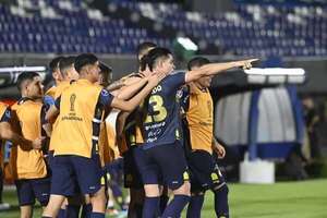 Primera victoria del Triqui en la Sudamericana - Fútbol - ABC Color