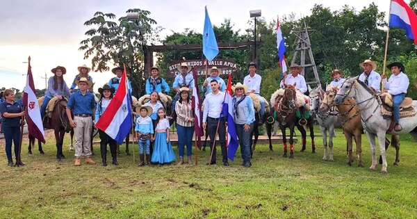 La Nación / Jinetes uruguayos son agasajados en su marcha