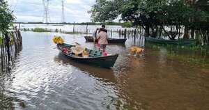 La Nación / Familias abandonan sus hogares por inundación