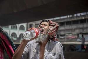 Al menos 34 personas muertas durante una ola de calor que azota Bangladesh - Mundo - ABC Color