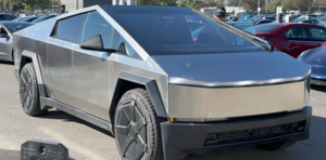 Tesla llevar谩 a revisi贸n 3.878 camionetas Cybertruck por un defecto en su acelerador - Revista PLUS