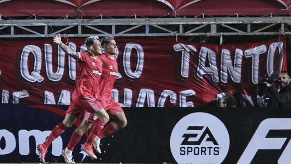 Argentinos Juniors gana a Corinthians y alcanza la cima del Grupo F