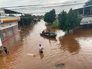 Intensas lluvias inundan Limpio: calles intransitables y arroyos desbordados · Radio Monumental 1080 AM