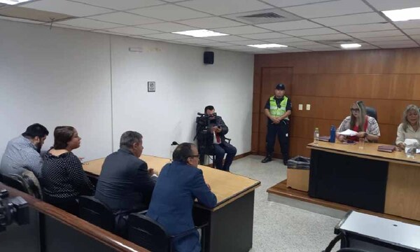 Caso agua tónica: Condenan a Patricia Samudio a 4 años de cárcel por corrupción en Petropar – Prensa 5