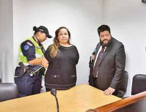 Caso agua tónica: Condenan a Patricia Samudio a 4 años de cárcel por corrupción en Petropar