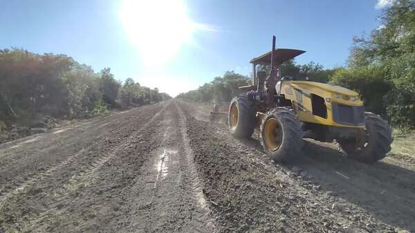 Logran reparar caminos en la lejana Bahía Negra - Noticias del Chaco - ABC Color
