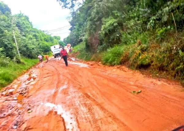 Piden camino de todo tiempo en comunidades rurales de los distritos de Paraguarí  - Nacionales - ABC Color