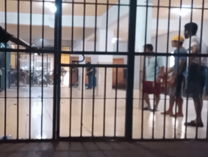 Un recluso muere en enfrentamiento entre PCC y Clan Rotela en penal de Pedro Juan Caballero, informa Policía · Radio Monumental 1080 AM