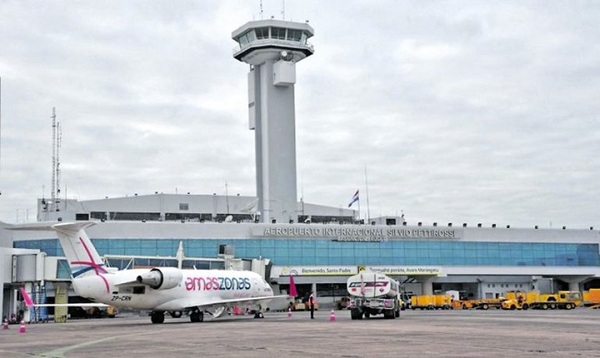 Temporal provoca retrasos en vuelos del aeropuerto Silvio Pettirossi