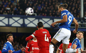 Versus / Liverpool cayó contra Everton y se descuelga de la lucha por la Premier