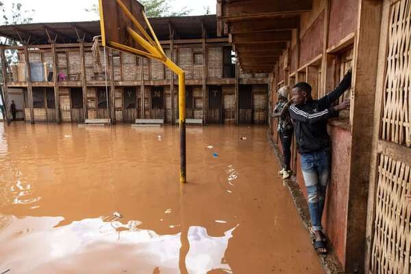 Al menos trece muertos por las lluvias torrenciales que causaron inundaciones en Kenia - Mundo - ABC Color
