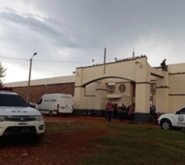 Sangriento enfrentamiento entre facciones criminales en penal de PJC - Paraguay.com