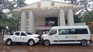 SENEPA de zona 10 recibe dos móviles y equipos como donación de la Itaipu - La Clave