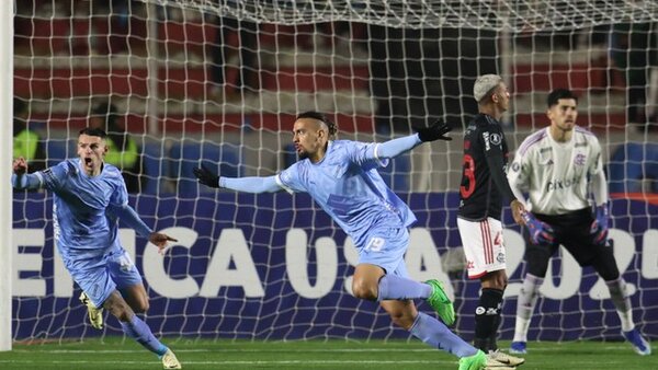 Bolívar vence al Flamengo y mantiene su marcha perfecta