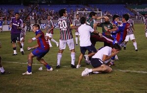 Versus / Cerro Porteño, Fluminense y la recordada batalla campal del 2009