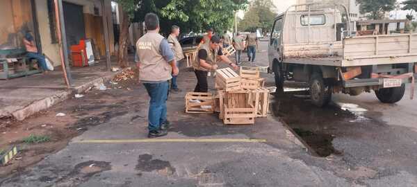 Policía Municipal despejó espacios públicos "reservados" por cuidacoches - Megacadena - Diario Digital