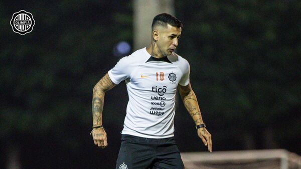 Derlis González seguirá en el equipo, pese a las dolencias