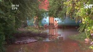 Limpio: Pobladores de barrios inundados necesitan ayuda - SNT