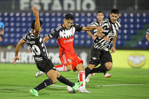 Libertadores: Libertad cayó 1-2 ante River Plate