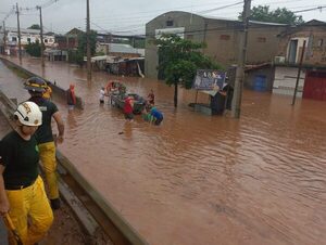 Vecino de Limpio hace llamado para ayudar a familias afectadas por inundación · Radio Monumental 1080 AM