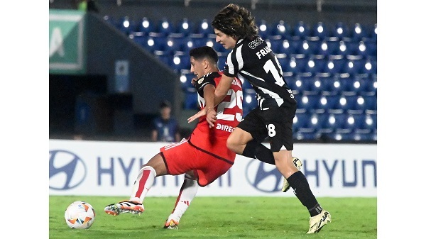 Libertad cae ante River y complica su camino en la Libertadores