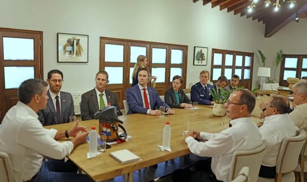 Delegación del Comité de Servicios Armados del Senado de EE.UU. se reúne con autoridades paraguayas