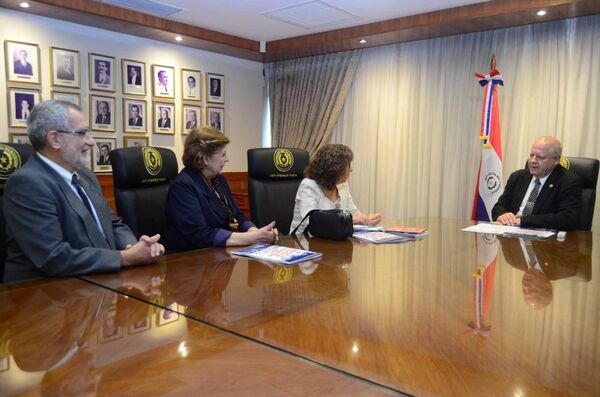 Presidente Benítez Riera se reunió con Consejera Regional de UNESCO