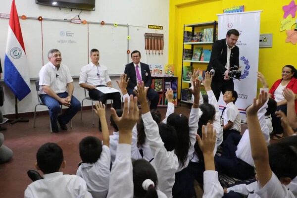 MEC ya trabaja en escuelas bajo la reglamentación de Ley Hambre Cero - Megacadena - Diario Digital