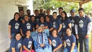 Doña Fidela festejó 106 años de vida en Caapucú - Nacionales - ABC Color