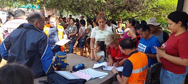 Llega asistencia a pobladores afectados por inundación en Limpio - ADN Digital