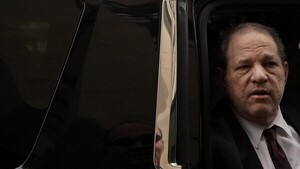 Corte de Nueva York anula la condena por delito sexual al ex productor Harvey Weinstein