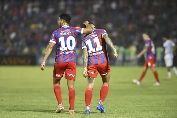 Cerro Porteño busca vencer al campeón Fluminense en La Nueva Olla