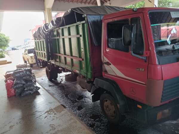 INCAUTARON MERCADERÍA DE CONTRABANDO EN CNEL. BOGADO - Itapúa Noticias