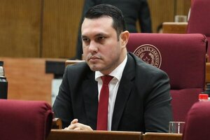 Fiscalía pidió informe al presidente del Senado sobre desafuero de Hérnan Rivas