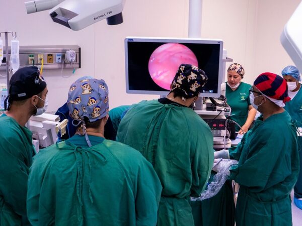 Hacen dos cirugías mini invasivas a recién nacidos con malformaciones congénitas - ADN Digital