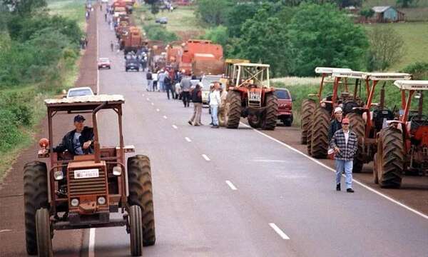 Plantean hacer un tractorazo contra negociaciones con UE y norma N° 1115 - Nacionales - ABC Color